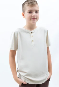 Biała koszulka w stylu henley