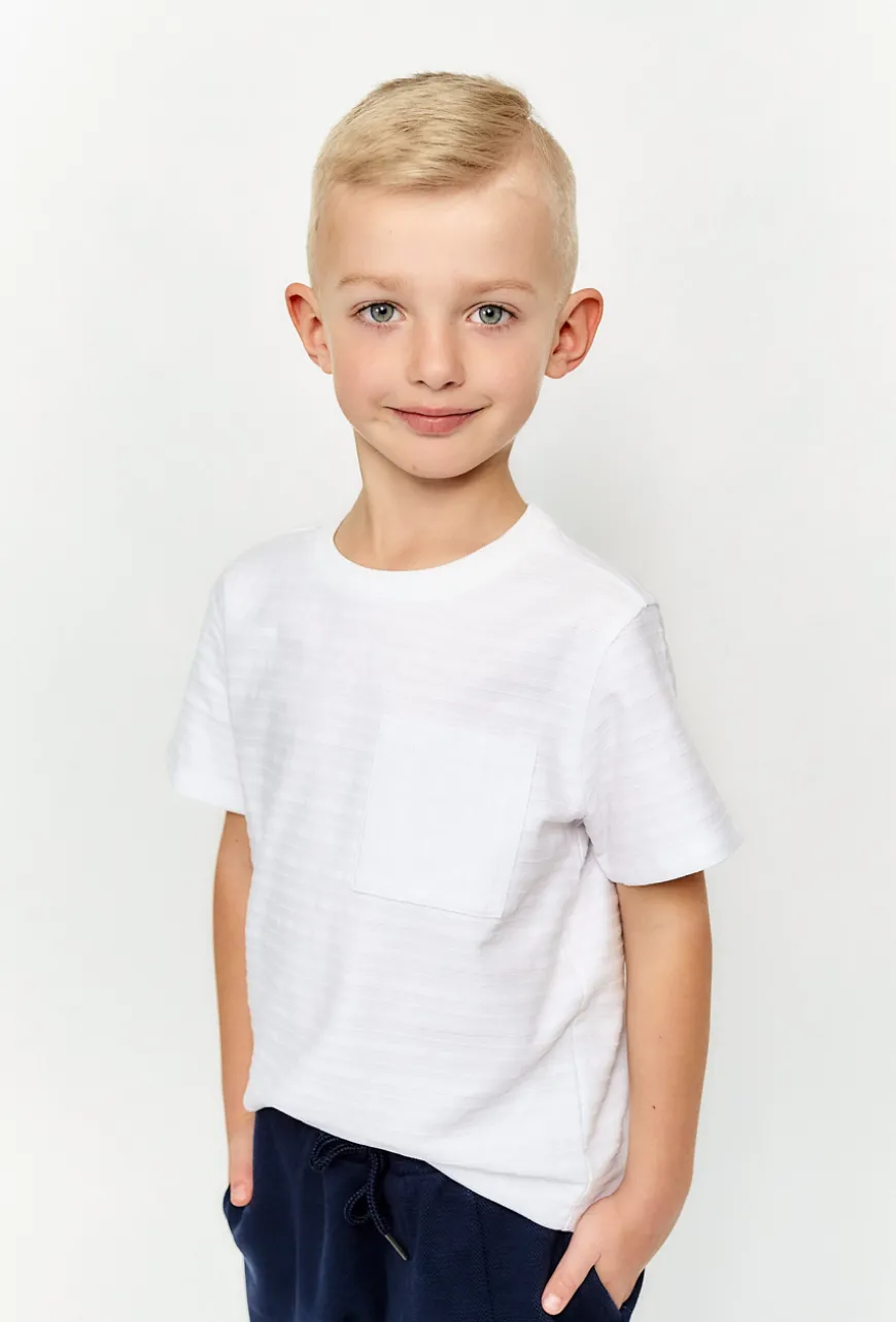 Biały T-shirt chłopięcy