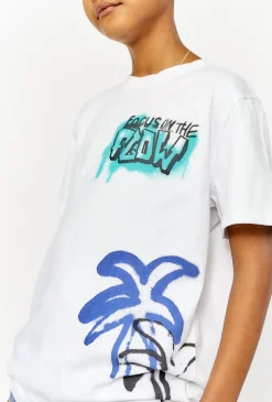 Biały T-shirt chłopięcy na lato