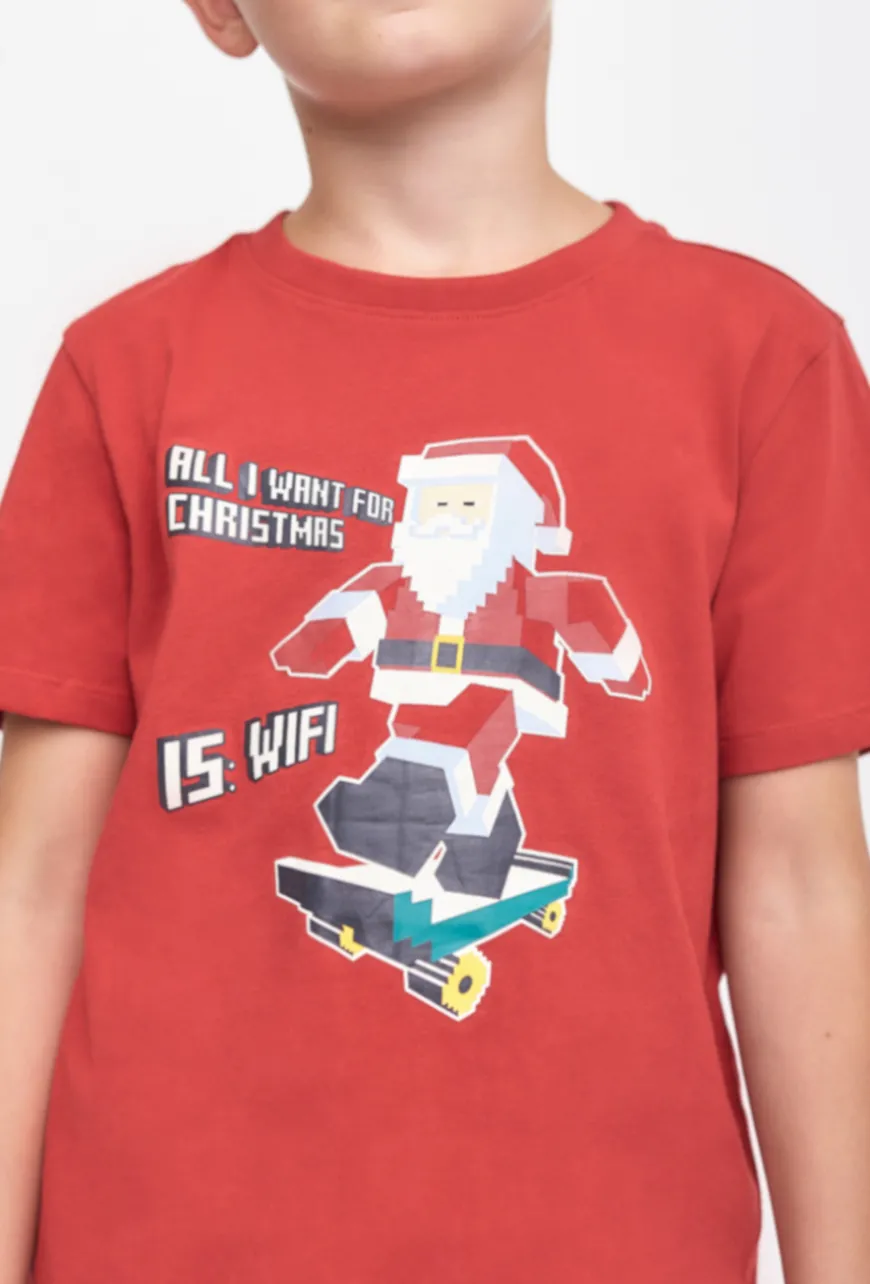 Czerwony t-shirt chłopięcy z Mikołajem