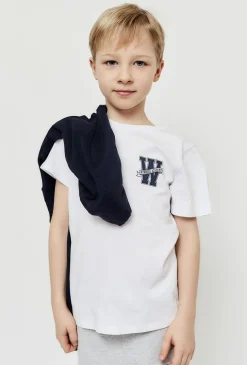 Klasyczny biały t-shirt chłopięcy