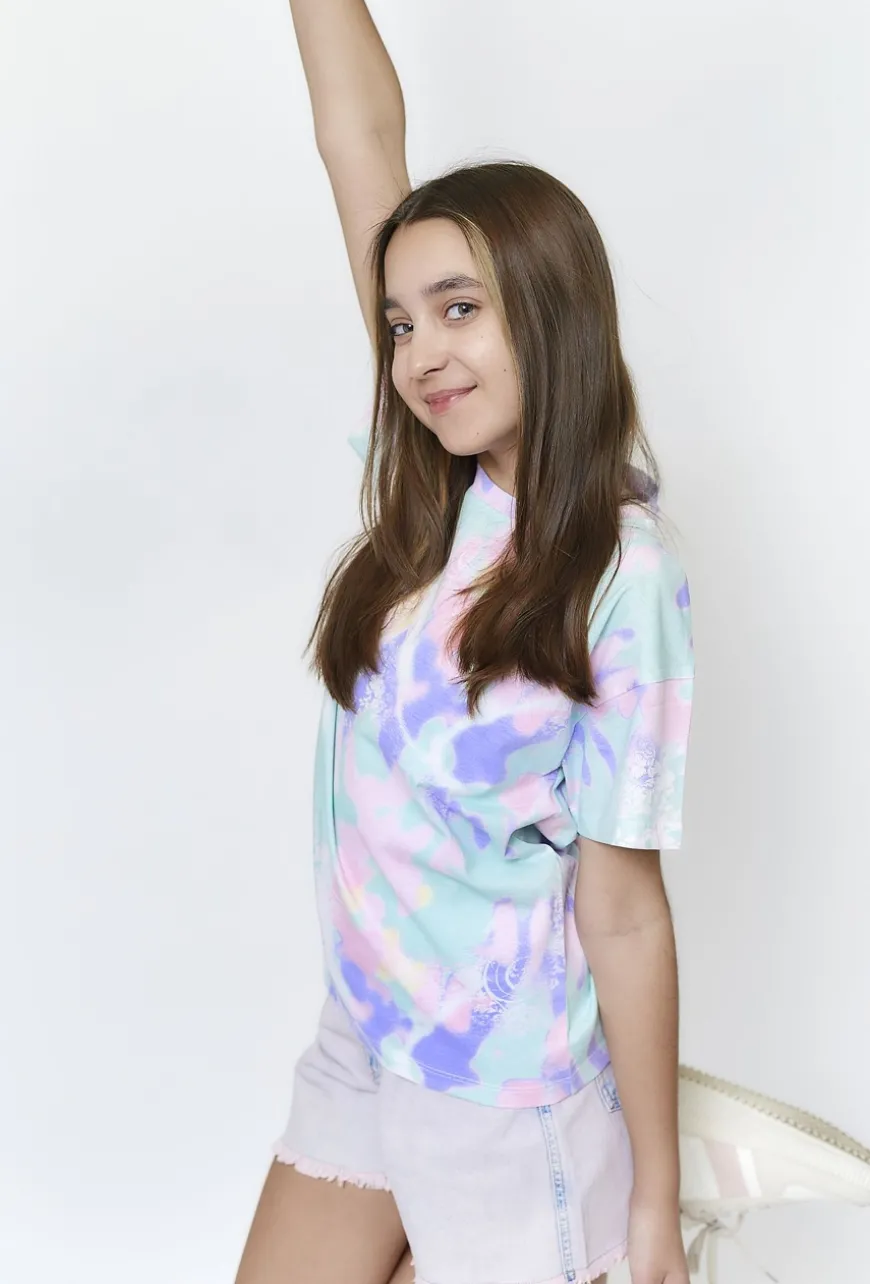 Kolorowy T-shirt dla dziewczynki