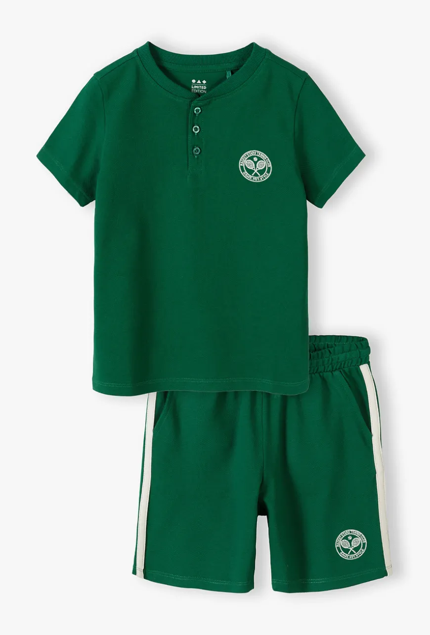 Komplet chłopięcy koszulka i szorty z lampasami – Tennis Club