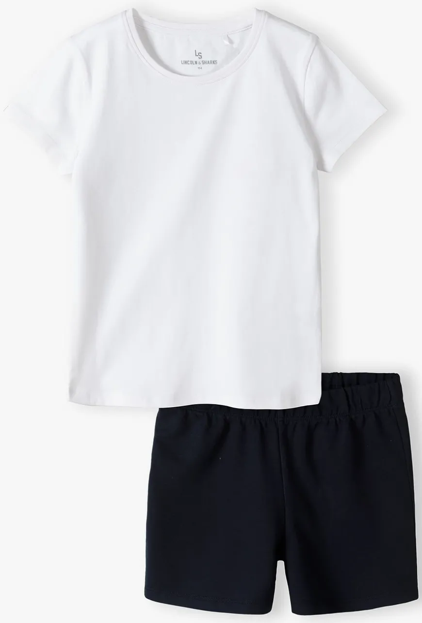 Komplet na zajęcia sportowe - biały t-shirt i granatowe spodenki