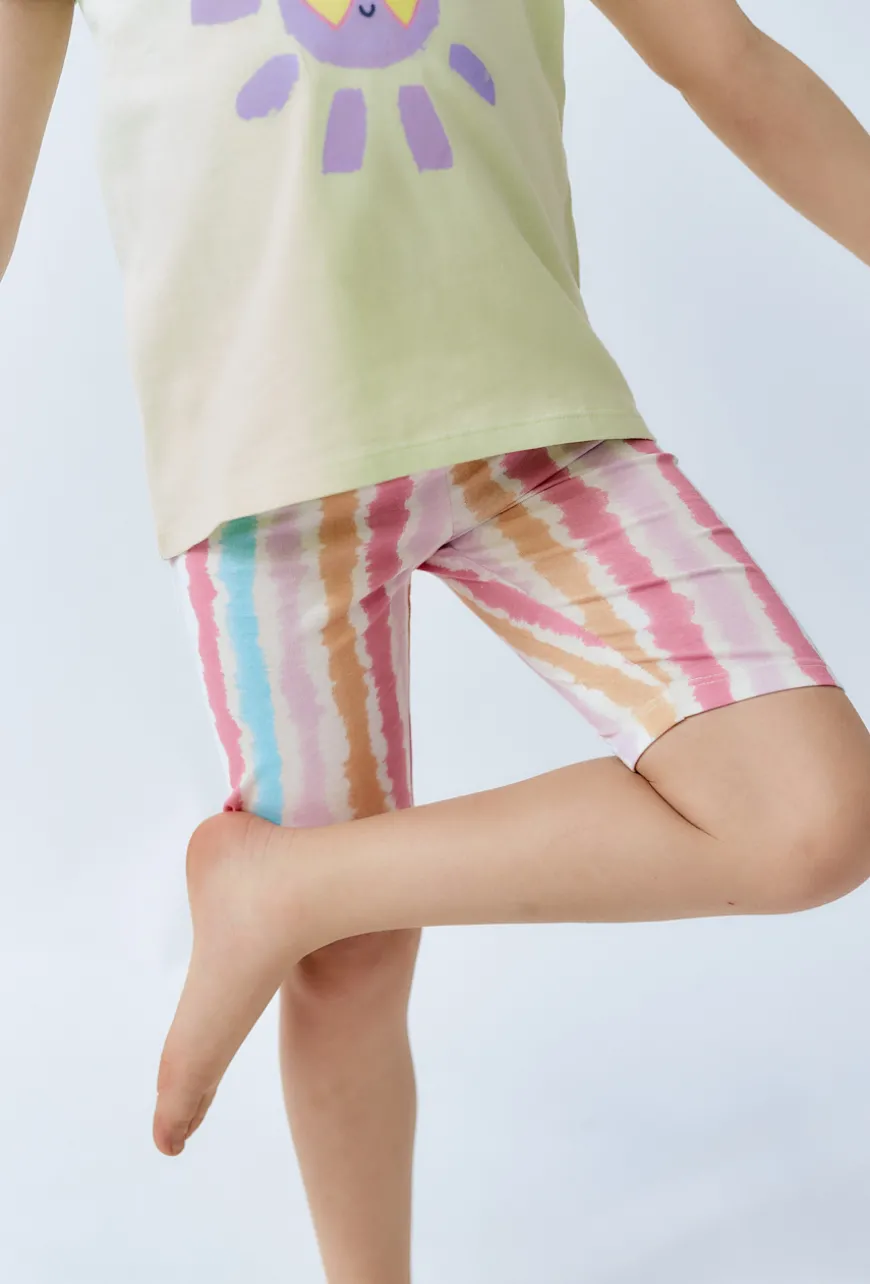 Krótkie legginsy w kolorowe pasy