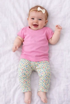 Legginsy niemowlęce w kwiatki – elastyczne i wygodne