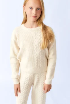 Sweter dziewczęcy ecru z dekoracyjnym splotem