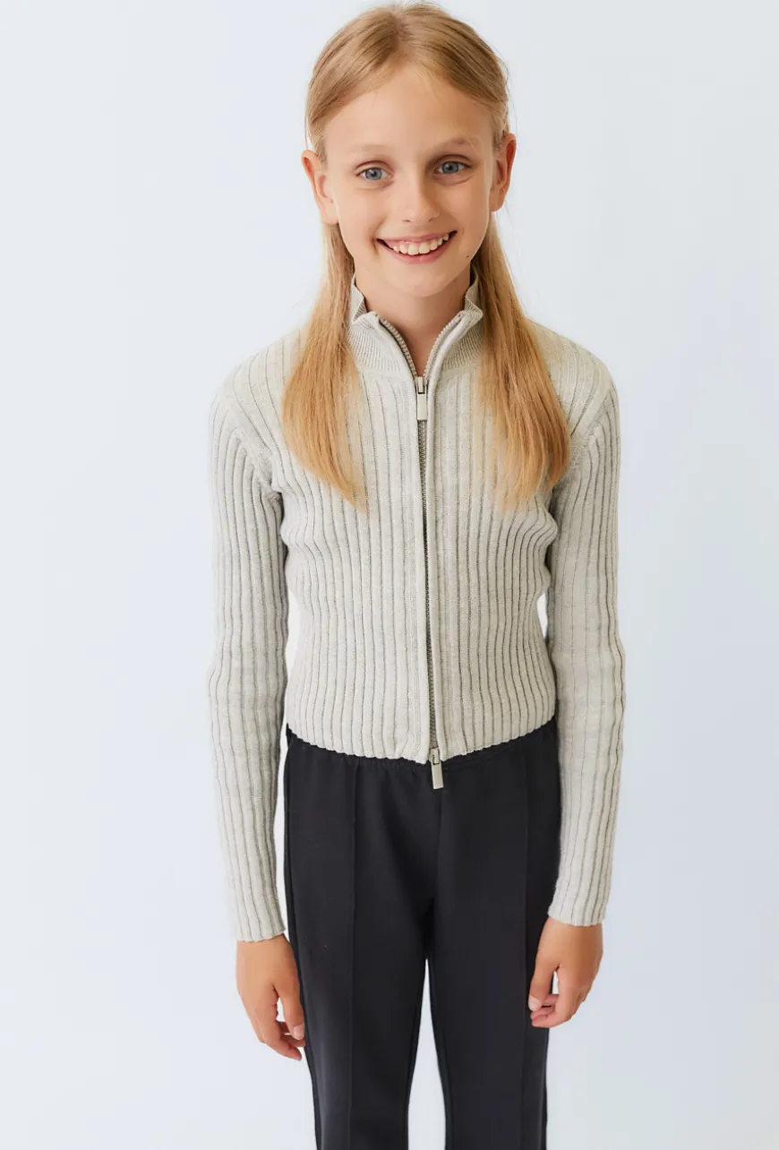 Sweter dziewczęcy z golfem rozpinany