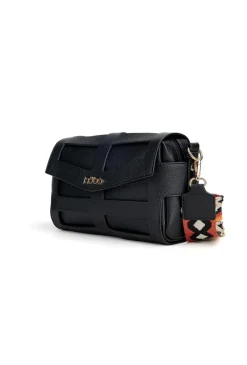 Torebka crossbody z efektowną klapą