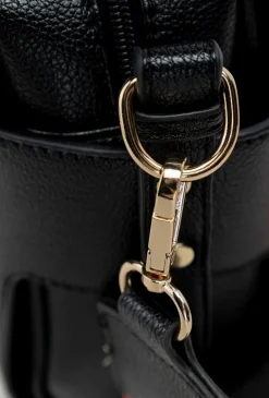 Torebka crossbody z efektowną klapą