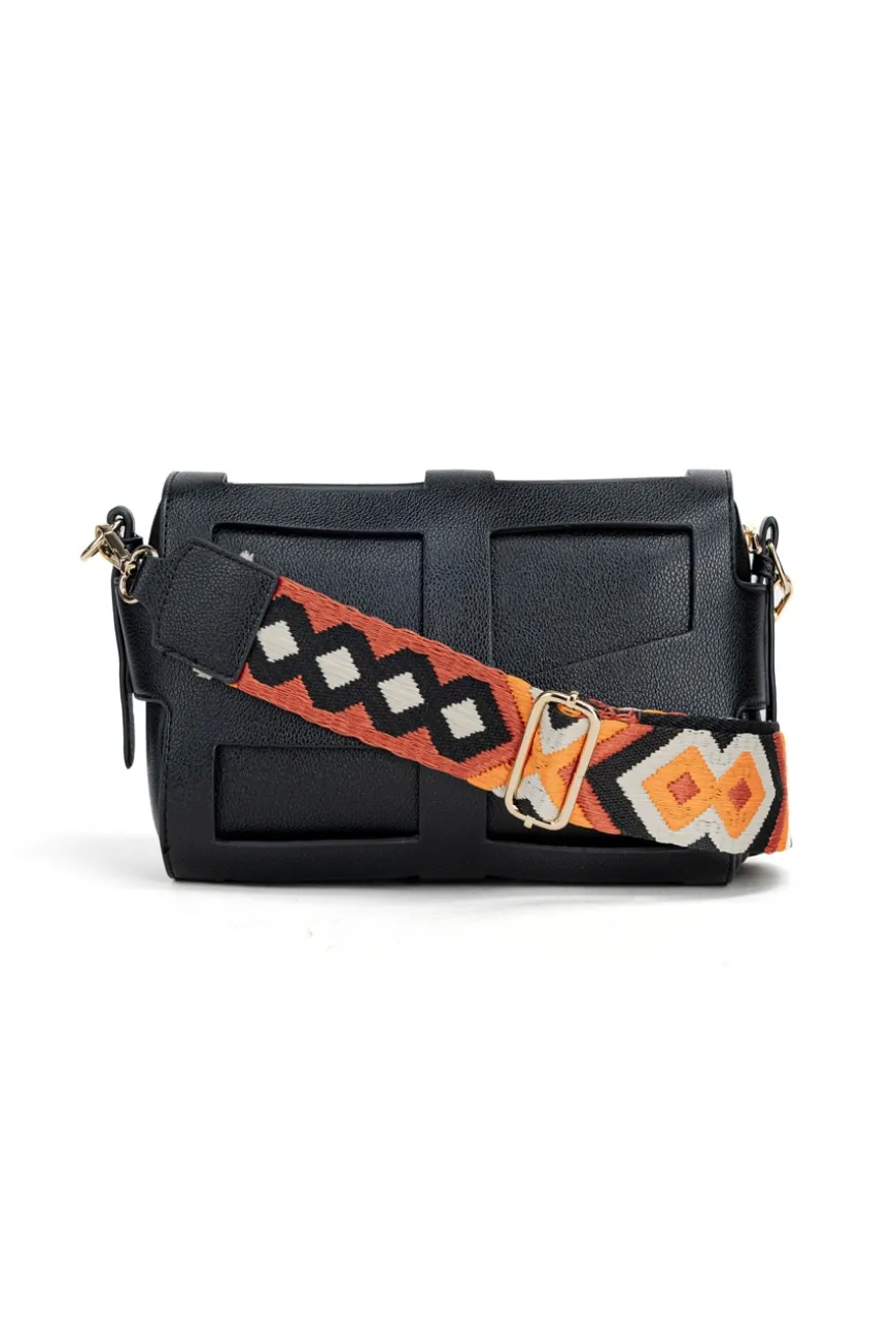 Torebka crossbody z efektowną klapą