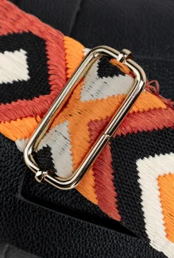 Torebka crossbody z efektowną klapą