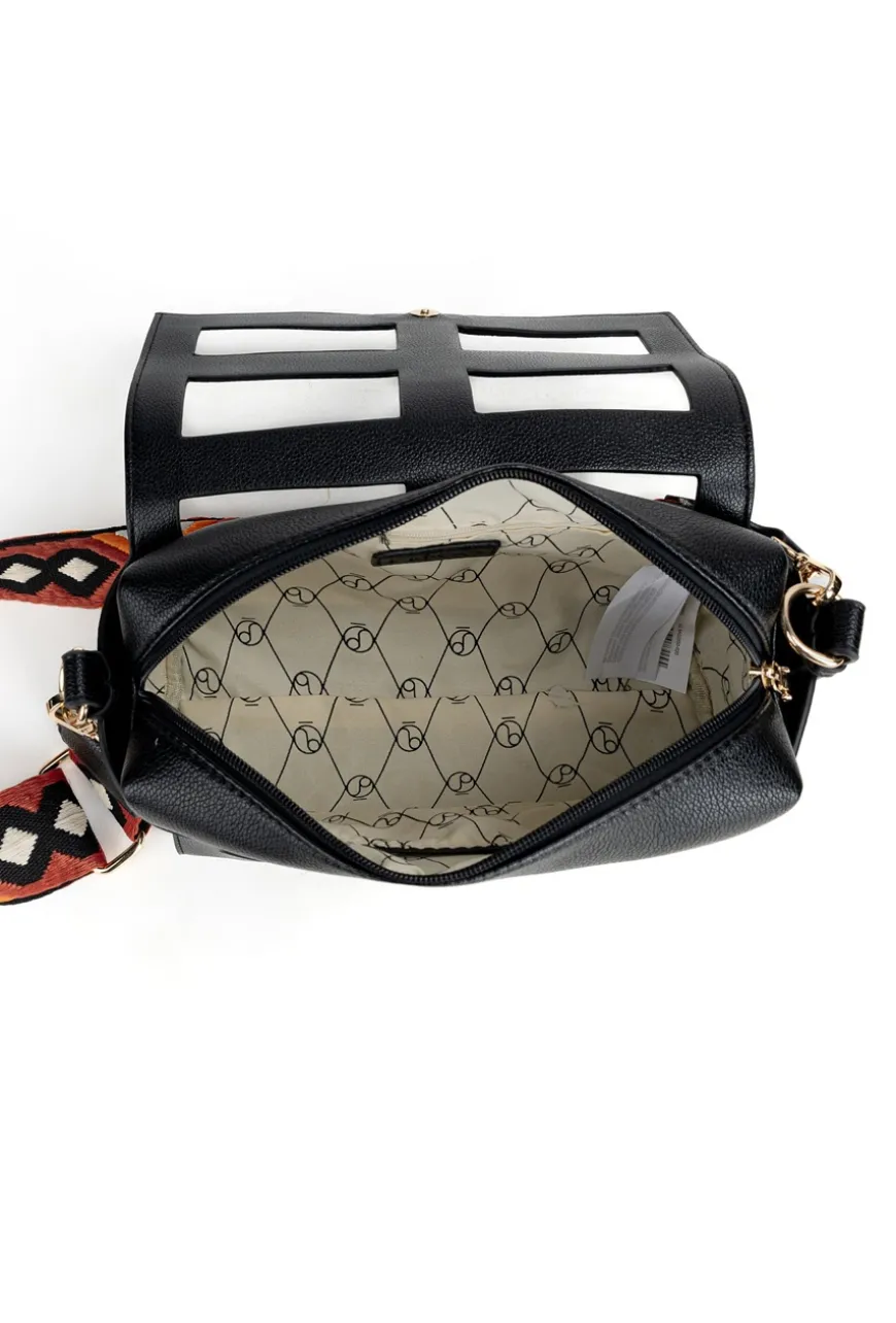 Torebka crossbody z efektowną klapą