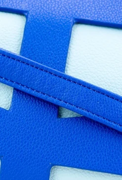 Torebka crossbody z efektowną klapą