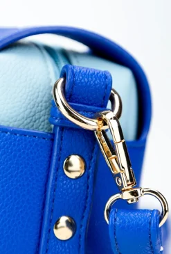 Torebka crossbody z efektowną klapą