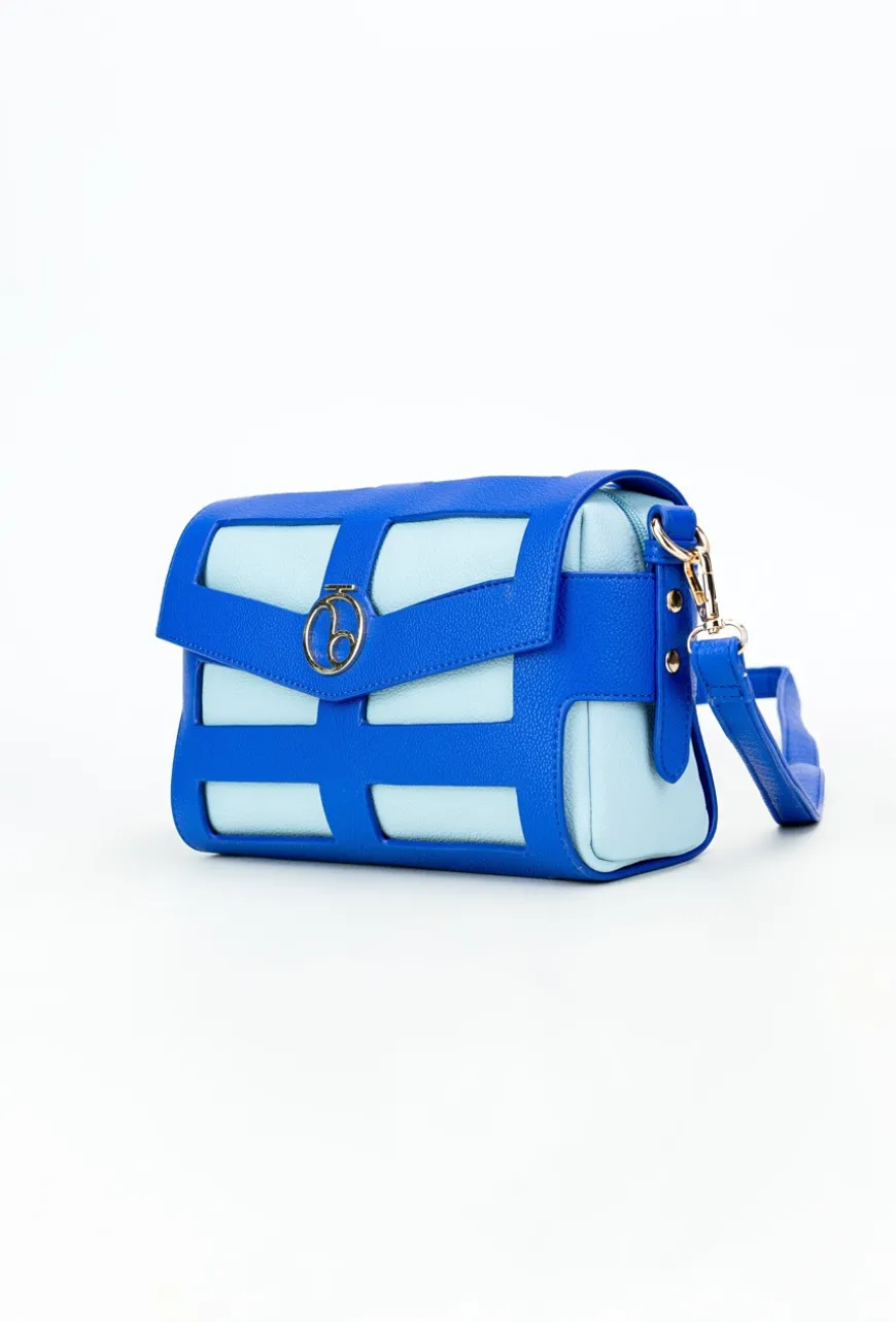 Torebka crossbody z efektowną klapą