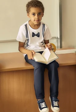 T-shirt biały z imitacją muchy i szelek - Max&Mia