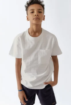 T-shirt chłopięcy biały z kieszonką