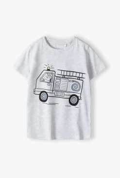 T-shirt chłopięcy z wozem strażackim